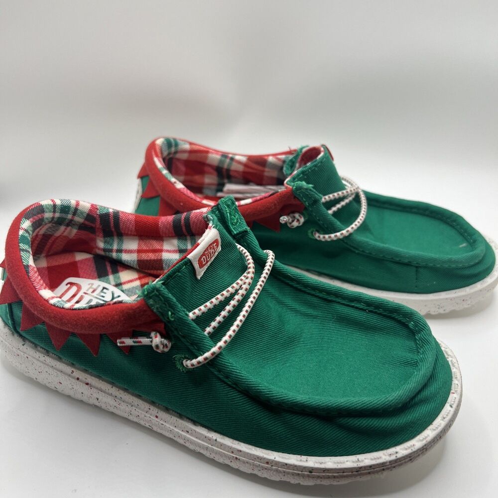 Hey Dude Big Kids Wally Holiday Elf Green and Red Shoes Junior Size 1 J1